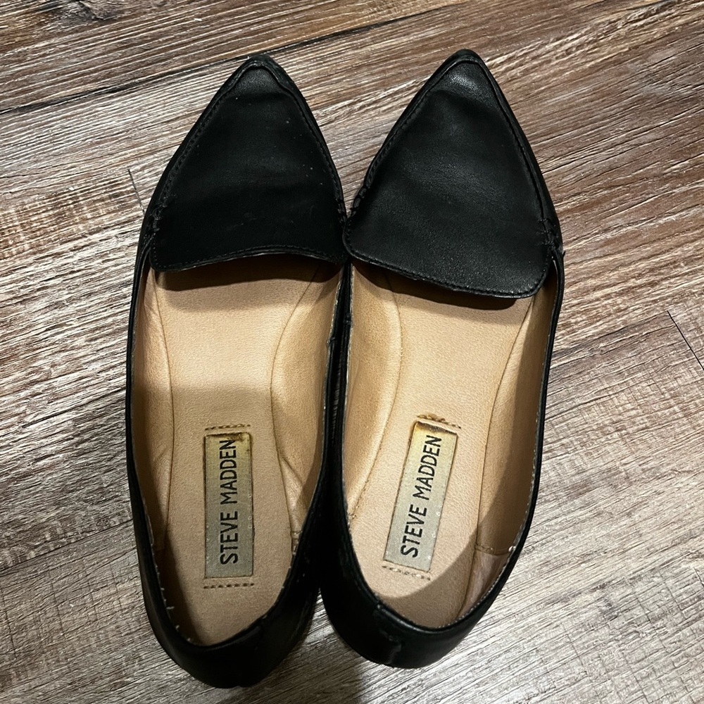Steve Madden black flats